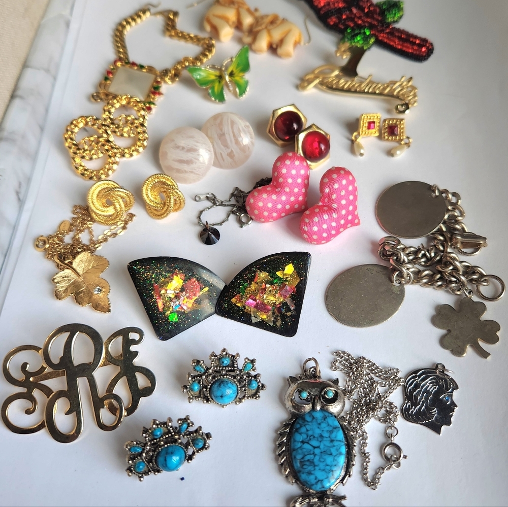 MOSTLY Vintage Costume Jewelry 40 Piece Mixed LotCUUUTE!1 Stamped Sterling